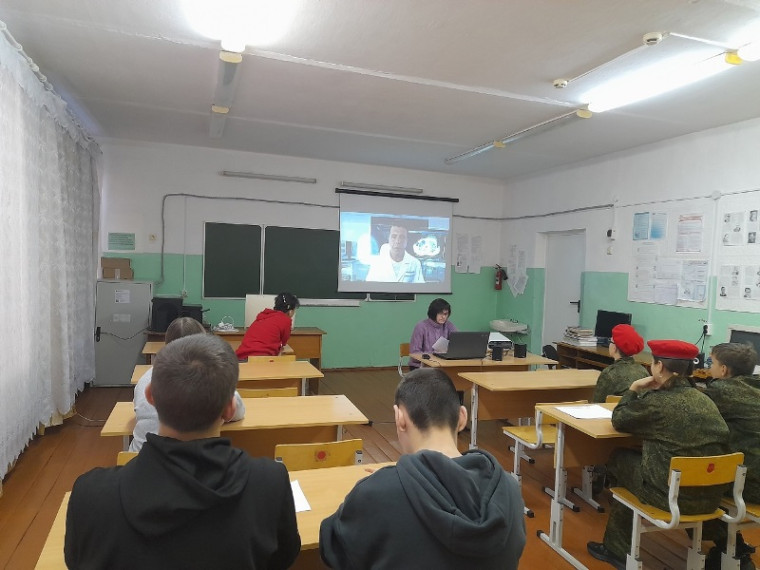 Искусственный интеллект и человек.